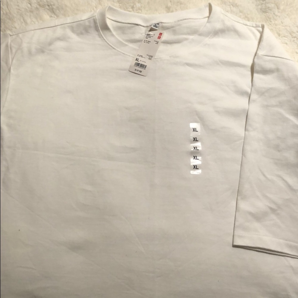 Woman’s thick tunic